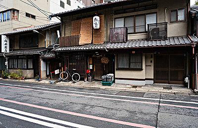 《风暴之城》现已正式发售 Steam评价好评如潮